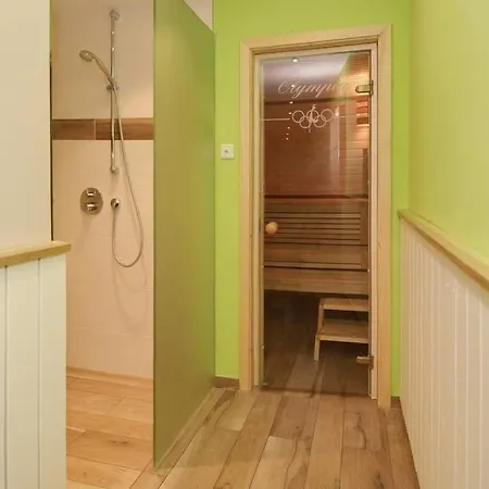Olympia Haus 1, Whg 1 *
